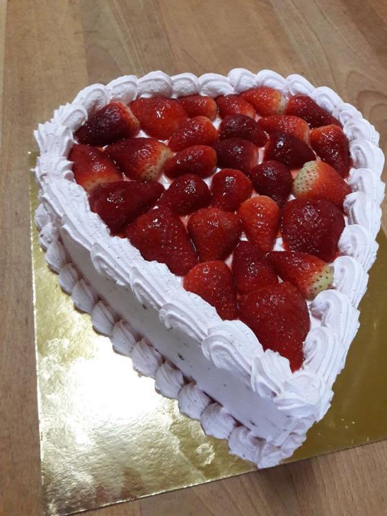 Jogurtová jahodová torta