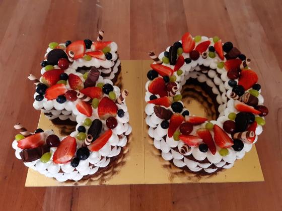 Torta číslo s mascarpone krémom ,cena jednej torty